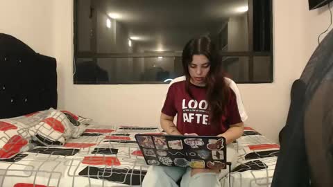 Snapshot of scarlett_evance chatting on February 12, 2025, 5:26 am Scarlett and Jazmin online show from February 12, 2025, 5:26 am