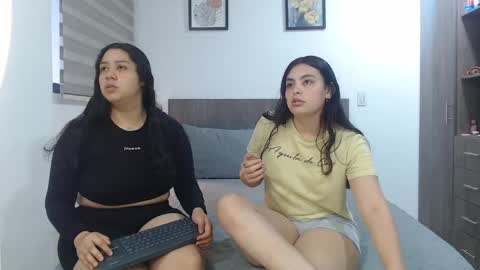 Scarlett and Jazmin online show from April 27, 2026, 10:57 am