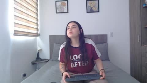 Scarlett and Jazmin online show from May 27, 2026, 2:58 pm