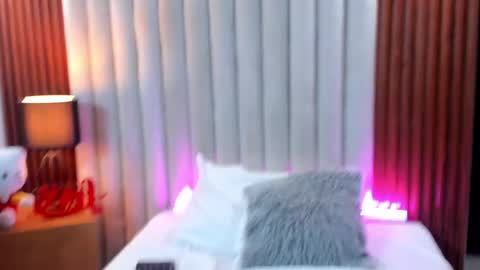 Scarlett online show from April 15, 2026, 12:56 pm