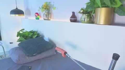 Scarlett  online show from February 15, 2026, 7:51 am