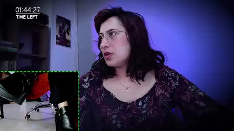 Snapshot of scarlett_sen chatting on July 18, 2026, 2:43 pm Mistress Scarlett online show from July 18, 2026, 2:43 pm