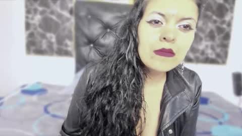 Scarlett online show from November 10, 2025, 3:44 pm