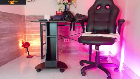 Scarlett Hot online show from January 15, 2026, 12:10 pm