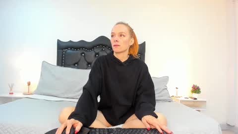 Scarlett online show from December 21, 2024, 12:38 pm