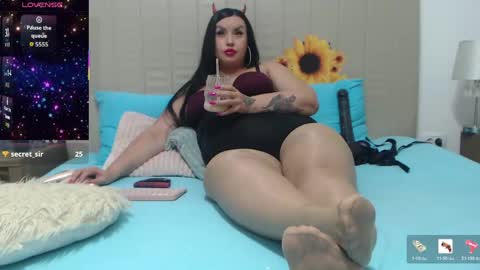 Queen Scarlett online show from June 2, 2026, 10:34 pm