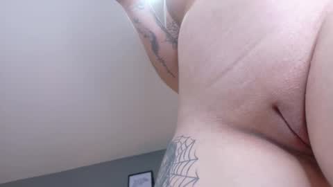 Snapshot of scarlettvex__ chatting on October 18, 2025, 2:47 am S C A R L E T T  online show from October 18, 2025, 2:47 am
