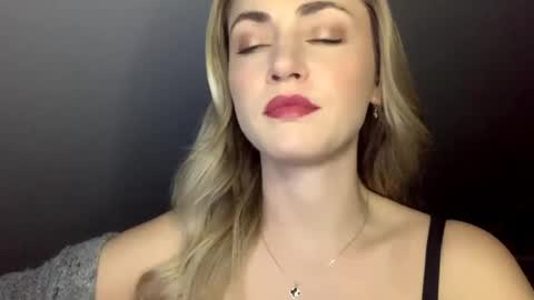 ScarlettxBlonde online show from May 14, 2026, 8:26 pm