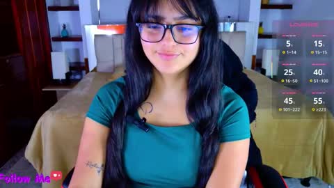 scarllet online show from December 3, 2025, 12:03 pm