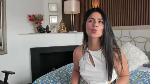 Scarlet  online show from April 22, 2026, 7:26 pm