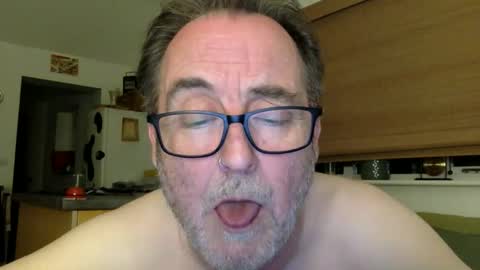 scbiggersballs online show from April 23, 2026, 1:29 am