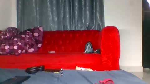 scentedfriction online show from December 16, 2025, 1:32 am