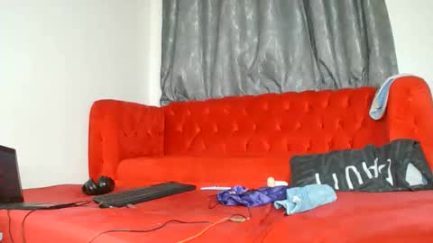 scentedfriction online show from February 3, 2026, 6:40 am