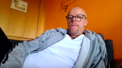 Snapshot of schmuhbaer1 chatting on October 15, 2025, 10:59 am schmuhbaer1 online show from October 15, 2025, 10:59 am