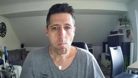 Snapshot of schnuckigeil chatting on March 26, 2026, 8:31 am Dildomen online show from March 26, 2026, 8:31 am