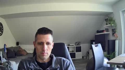 Snapshot of schnuckigeil chatting on April 21, 2026, 12:55 pm Dildomen online show from April 21, 2026, 12:55 pm