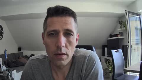 Snapshot of schnuckigeil chatting on April 28, 2026, 10:42 am Dildomen online show from April 28, 2026, 10:42 am
