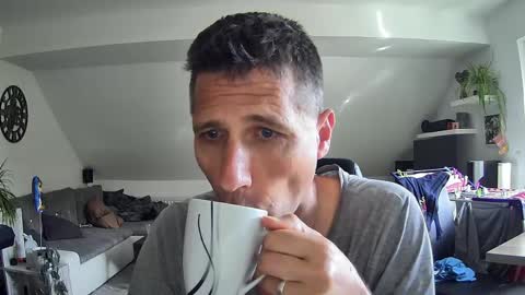 Snapshot of schnuckigeil chatting on May 4, 2026, 7:26 am Dildomen online show from May 4, 2026, 7:26 am