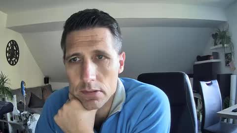 Snapshot of schnuckigeil chatting on May 18, 2026, 4:24 pm Dildomen online show from May 18, 2026, 4:24 pm