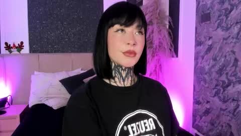 Scolw  online show from December 5, 2025, 12:14 pm