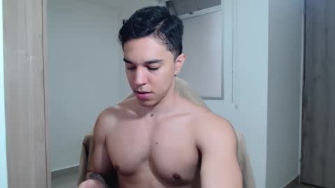 Snapshot of scott_brasher1 chatting on January 24, 2025, 10:30 pm Twitter Scott brasher1 Instagram Camiloestuardo2 online show from January 24, 2025, 10:30 pm