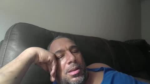 Snapshot of sdblkmale2131 chatting on October 28, 2025, 3:43 am sdblkmale2131 online show from October 28, 2025, 3:43 am