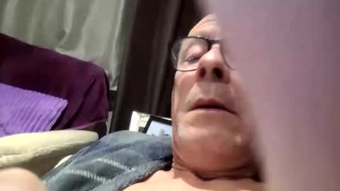 sealofapproval1 online show from March 19, 2026, 5:00 am