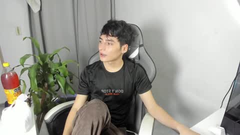 sebastian online show from April 30, 2026, 10:36 pm