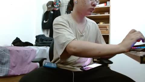 Snapshot of sebasslops chatting on February 3, 2025, 2:36 am Sebas online show from February 3, 2025, 2:36 am