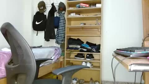 Snapshot of sebasslops chatting on February 8, 2025, 11:34 pm Sebas online show from February 8, 2025, 11:34 pm