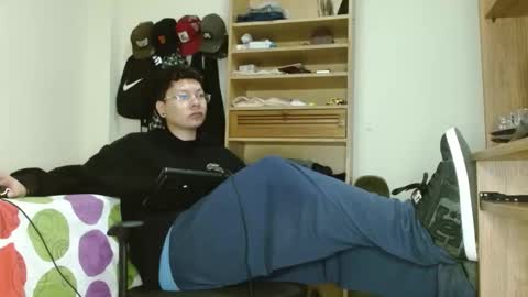 Snapshot of sebasslops chatting on February 20, 2025, 4:28 am Sebas online show from February 20, 2025, 4:28 am