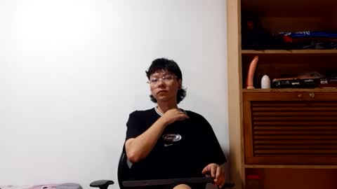 Snapshot of sebasslops chatting on January 9, 2026, 4:59 am Sebas online show from January 9, 2026, 4:59 am