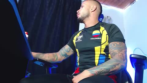 Snapshot of sebastian_025 chatting on February 6, 2026, 7:23 am Sebastian online show from February 6, 2026, 7:23 am