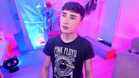     .  INDEPENDENT MODEL online show from March 5, 2026, 2:24 pm