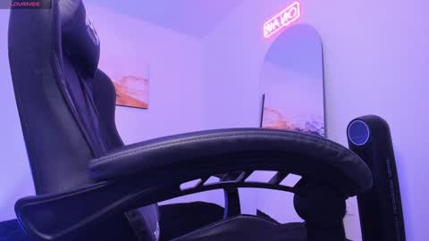 Snapshot of sebastianortizm chatting on December 28, 2024, 11:26 pm Lucian Sinclair online show from December 28, 2024, 11:26 pm