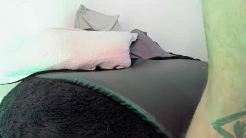 Snapshot of sebastianortizm chatting on February 9, 2025, 8:56 pm Lucian Sinclair online show from February 9, 2025, 8:56 pm