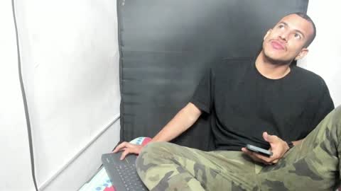 sebatian palacios online show from December 15, 2024, 1:43 pm