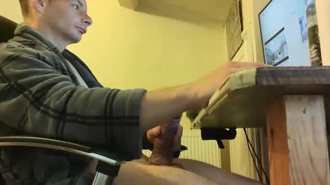 Snapshot of sebastianspalding450 chatting on May 1, 2026, 9:25 am sebastianspalding450 online show from May 1, 2026, 9:25 am