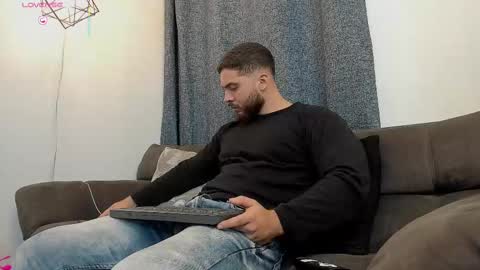 Snapshot of sebastianvilla__ chatting on September 26, 2025, 12:14 am Instagram jeanpaulfit online show from September 26, 2025, 12:14 am