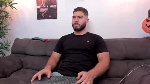 Snapshot of sebastianvilla__ chatting on October 18, 2025, 8:20 pm Instagram jeanpaulfit online show from October 18, 2025, 8:20 pm