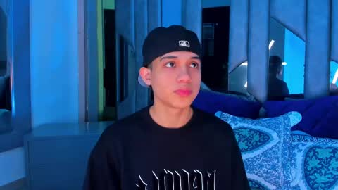 Sebastian online show from September 19, 2025, 8:09 pm