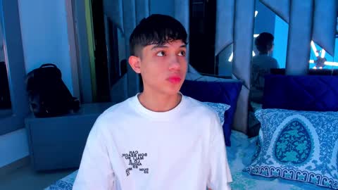 Sebastian online show from September 21, 2025, 7:59 pm