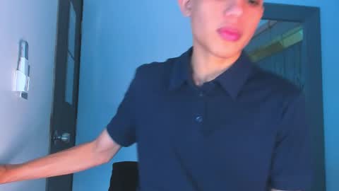 Sebastian online show from December 21, 2025, 9:33 pm