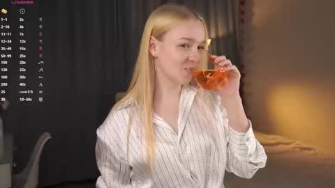 Rina online show from September 16, 2025, 7:26 pm