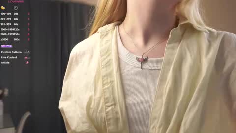 Rina online show from October 1, 2025, 7:09 pm