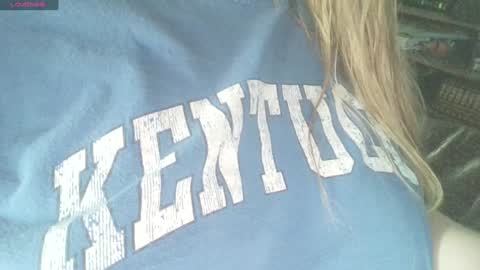 Snapshot of secret18slaveanon chatting on December 13, 2024, 6:38 pm Sunny online show from December 13, 2024, 6:38 pm