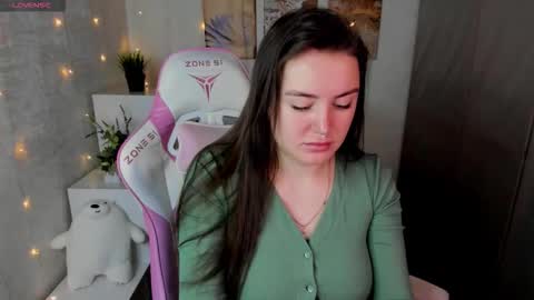 Snapshot of secret_goddes chatting on October 13, 2025, 3:39 am Catrin Mo Tu We Th Fr 5 GMT 3am-9am online show from October 13, 2025, 3:39 am
