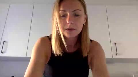 Snapshot of secretangel3 chatting on July 5, 2026, 4:03 pm secretangel3 online show from July 5, 2026, 4:03 pm