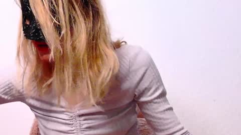 Snapshot of secretanni chatting on December 13, 2024, 4:00 am Anni online show from December 13, 2024, 4:00 am