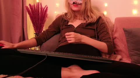 Snapshot of secretanni chatting on December 23, 2024, 10:33 pm Anni online show from December 23, 2024, 10:33 pm